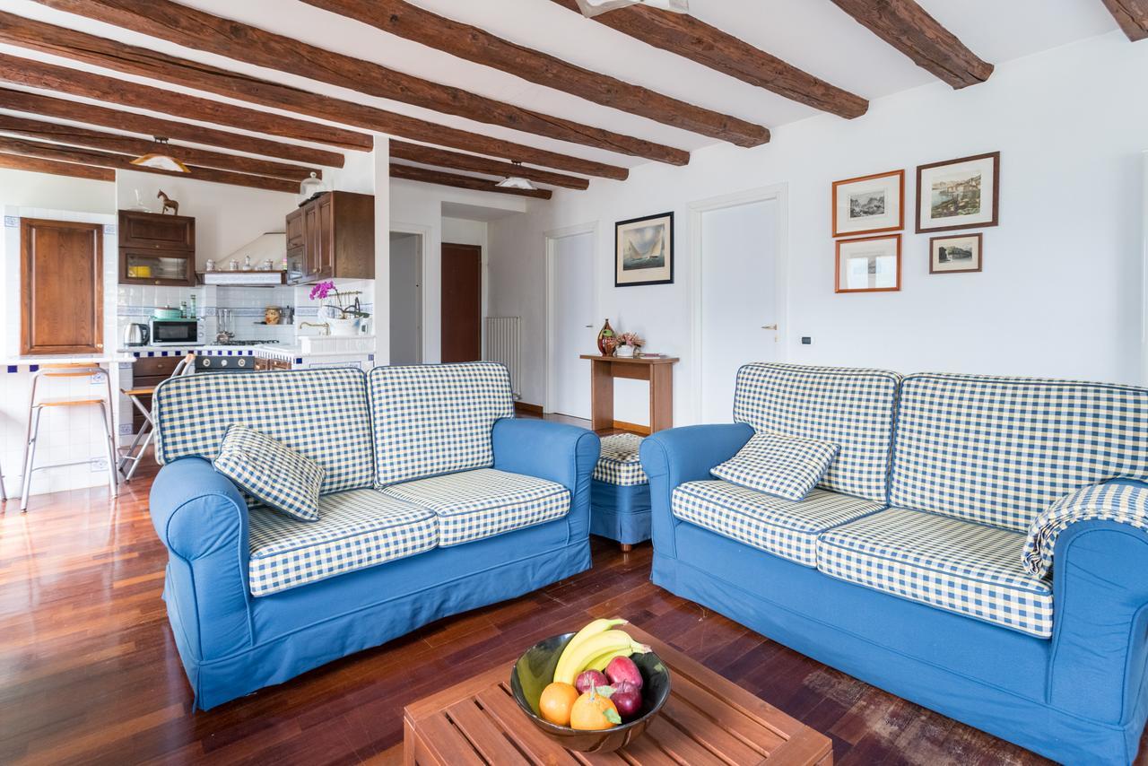 Apartamento Una Terrazza Da Sogno By Rent All Como Carate Urio Exterior foto