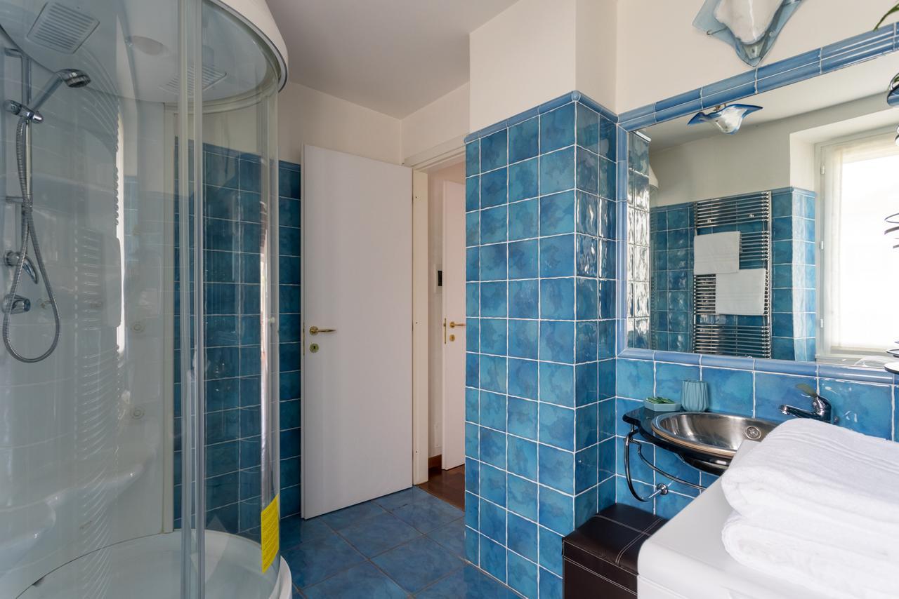Apartamento Una Terrazza Da Sogno By Rent All Como Carate Urio Exterior foto